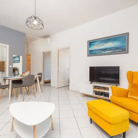 Daire Beautiful & Large Sea View *