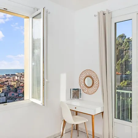 Beautiful & Large Sea View *